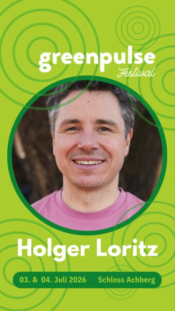 🌸 Holger Loritz 🌸

Seit über 20 Jahren setzt sich Holger Loritz beim Netzwerk @bluehland für den Schutz und die Förderung von Lebensräumen für Insekten ein. Sein besonderes Anliegen: artenreiche, bunt blühende Wiesen und Weiden – die Schatzkammern unserer Kulturlandschaft. 🌼🐝🦋

In seinem bebilderten Vortrag nimmt er uns mit in diese faszinierende Welt und zeigt, wie wir artenreiche Wiesen erhalten und neu entstehen lassen können.

🌿 #GreenPulseFestival
📍 Schloss Achberg
📅 03. & 04. Juli 2026

🎤 Vorträge, Musik und Film
@sarahwienerofficial · @maxprosa · @jan_haft · @orchesterdeswandels · @vuimeraklaenge

🌱 Workshops & Exkursionen
@dervogelphilipp · @gruen_sein · @fischerrizzi 

... und viele mehr! ✨

🎟️ Tickets & Infos: www.greenpulsefestival.de

Gefördert durch:
@naturvielfalt.ravensburg @elobaustiftung
@kreissparkasse.ravensburg @landkreisravensburg @audio_concept_vt @bellissa_haas @schloss.achberg & Bio-Musterregion Ravensburg