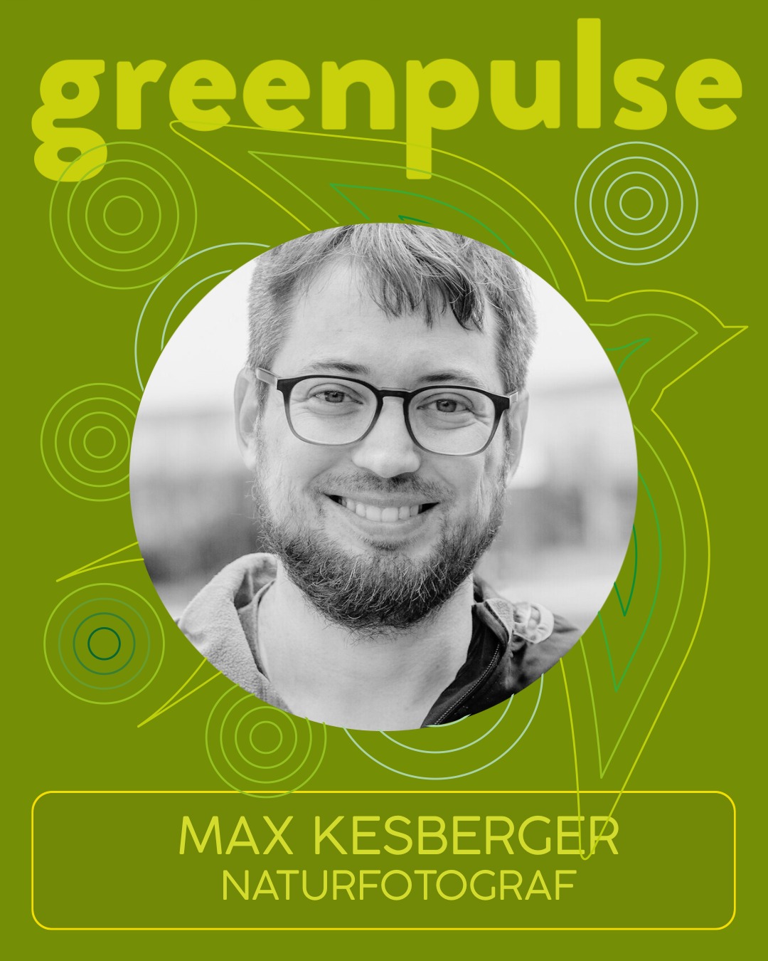 📸 Workshop mit Max Kesberger – Naturfotografie mit dem Smartphone
Wie gelingen eindrucksvolle Naturfotos – auch ohne Profi-Kamera?
Naturfotograf Max Kesberger zeigt dir in seinem praxisnahen Workshop, wie du auch mit dem Smartphone beeindruckende Bilder machst. 🌿✨
🌤️ Fotografieren in der Natur mit vorhandenem Licht
📱 Smartphone als Makro- & Teleobjektiv nutzen
🎨 Bildaufbau, Perspektive & Gestaltung
🖼️ Gemeinsame Bildbesprechung mit direkt umsetzbarem Feedback
Max Kesberger @maxmaxker ist ein international tätiger Naturfotograf, der sich auf „Conservation Storytelling“ spezialisiert hat. Er verknüpft seine Bild- und Videoproduktionen gezielt mit Naturschutzprojekten, um sowohl Tiere als auch die Menschen, die sich für deren Schutz engagieren, eindrucksvoll zu porträtieren. So begleitete er als Naturfilmer auch die Initiative zur Rettung der letzten Moorfrösche Süddeutschlands im Landkreis Ravensburg.
✨ GreenPulse Festival – Natur erleben. Zukunft gestalten. ✨🌿
📍 Schloss Achberg
📅 25. & 26. Juli 2025
Ein Wochenende voller Natur, Musik & Ideen für morgen:
Workshops, Exkursionen, Vorträge, Theater, Film –
und unvergessliche Abende im Schlossgarten. 🌎💚
🔎 Das erwartet dich neben Max Kesberger:
🎧 DJ & Biologe @dominikeulberg live im Schlossgarten
🎻 Musiker*innen des Orchesters des Wandels @orchesterdeswandels
🌿 Über 40 Mitwirkende – u. a.
🔹 Wildkräuter-Workshops mit @fischerrizzi
🔹 Vorträge mit @fritzimportexport & @dervogelphilipp
🎭 Improvisationstheater, Kino & Lesungen
🌅 Sonnenuntergänge, Musik & Lagerfeuer – ein Festival mit Sinn & Seele
🎟️ Tickets & Infos: www.greenpulsefestival.de
Gefördert durch:
@landkreis.ravensburg @elobaustiftung @buergerstiftung.ravensburg @kreissparkasse.ravensburg @sielmannstiftung
#GreenPulseFestival #Naturfotografie #SmartphoneWorkshop #MaxKesberger #ConservationStorytelling #Moorfrosch #SchlossAchberg #FestivalMitSinn #NaturErleben #Bildsprache #Biodiversität #OpenAirFestival